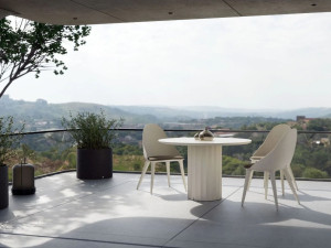 Круглый стол из стекловолокна