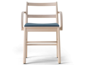 Стул из бука со встроенной подушкой