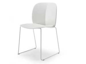 Рециркулированный пластиковый стул с металлическими ножками