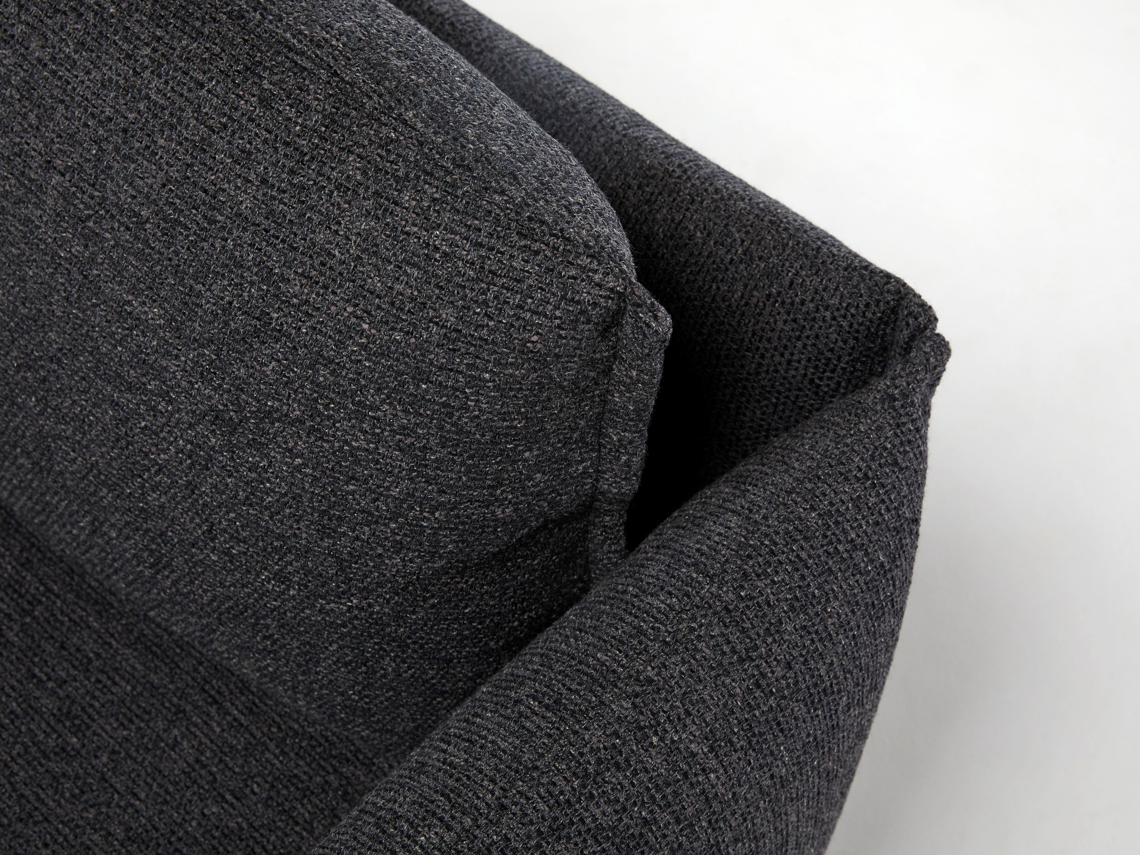 Тканевое кресло с подлокотниками Ross Gardam Hearth ARCH-00031428 - Вид №9