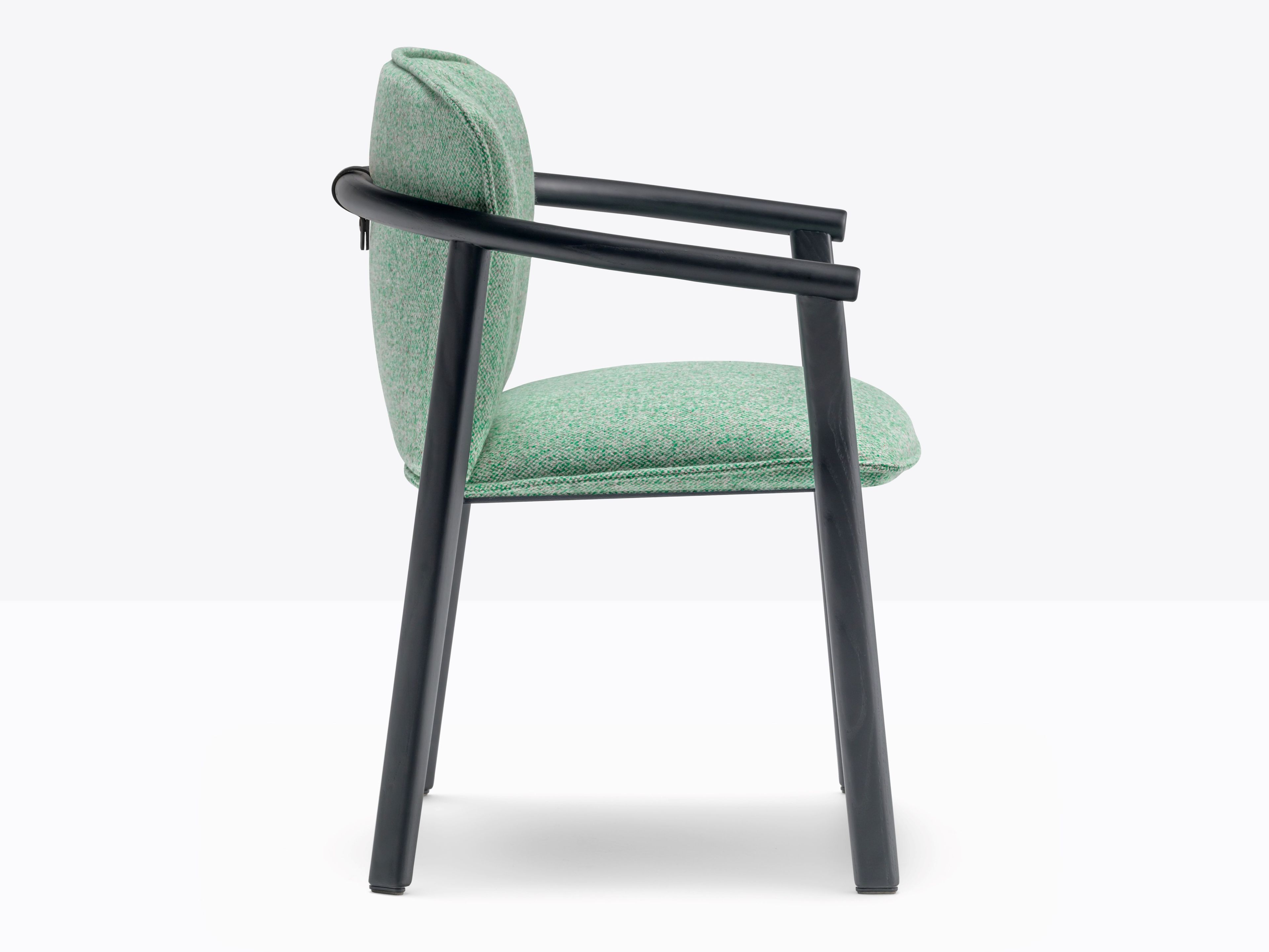 Мягкий тканевый стул с подлокотниками Pedrali Lamorisse ARCH-00076153 - Вид №1