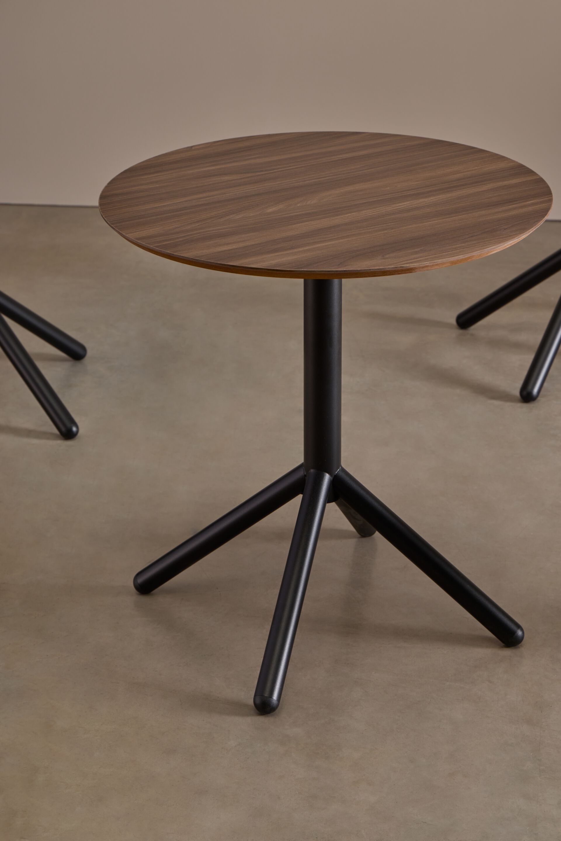 Круглый стол из ясеня Blasco&Vila Nomad ARCH-00132056 - Вид №4