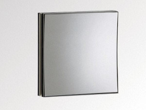 Квадратное настенное зеркало со встроенным освещением и рамкой