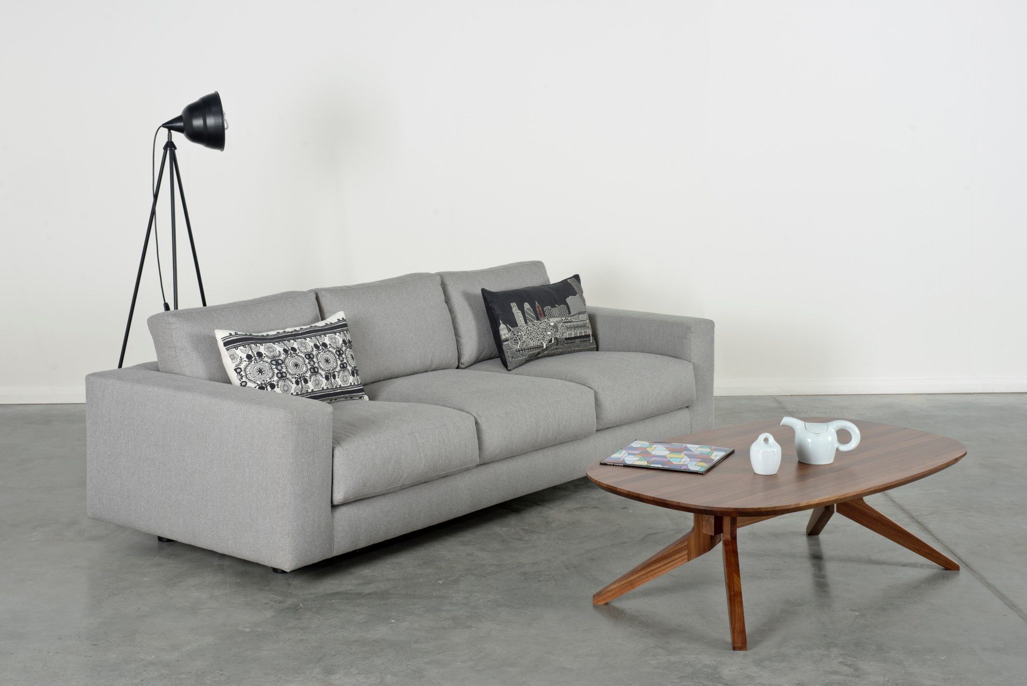 Овальный журнальный столик из грецкого ореха Case Cross ARCH-00060300 - Вид №3