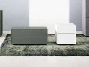 Тумбочка с ящиками