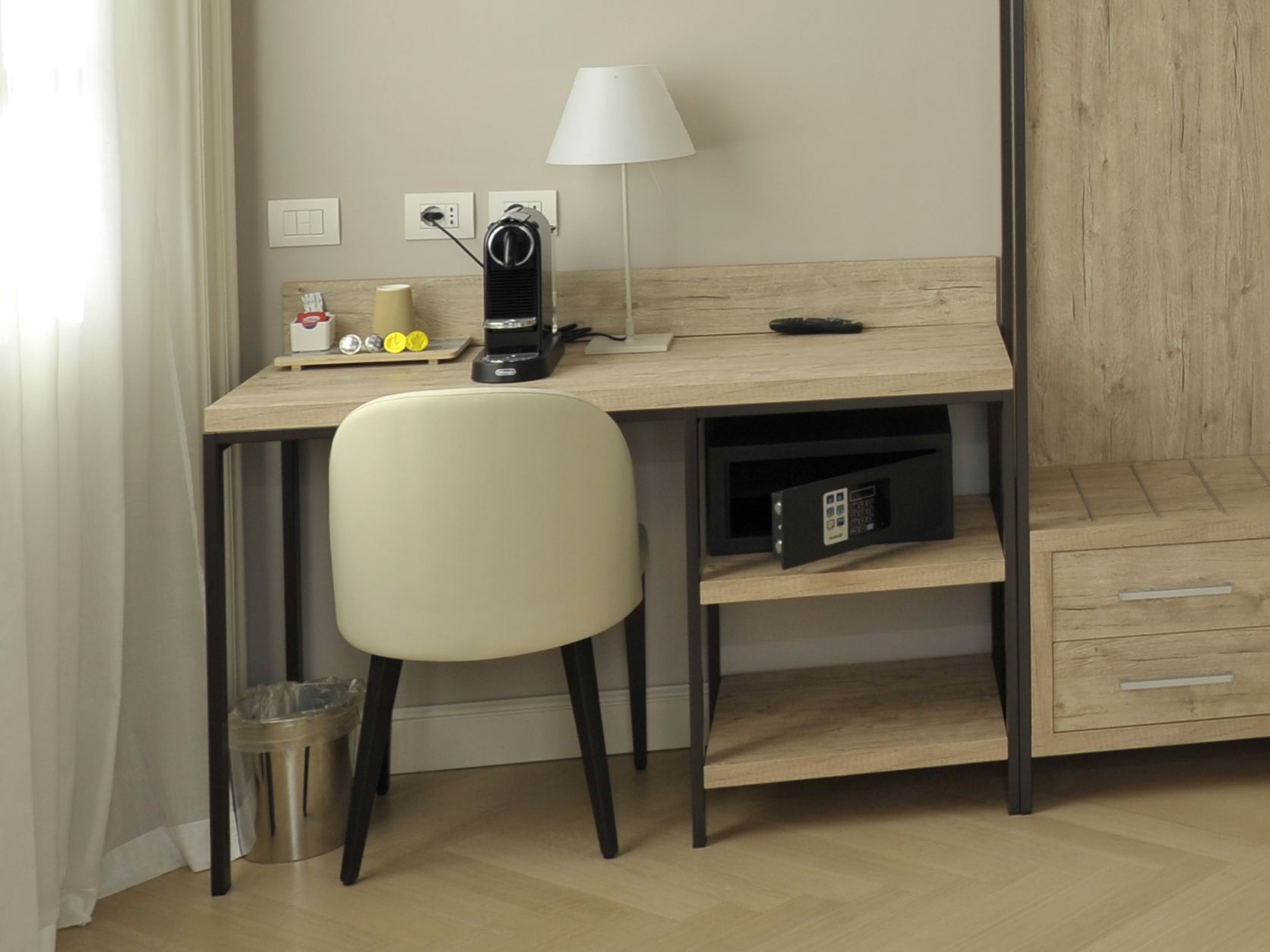 Прямоугольный стол с полками для контракта Mobilspazio ARCH-00076414 - Вид №1