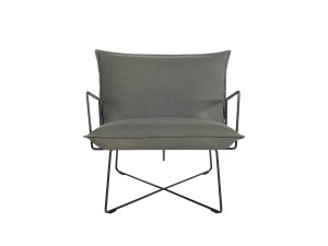 Кожаное кресло с подлокотниками