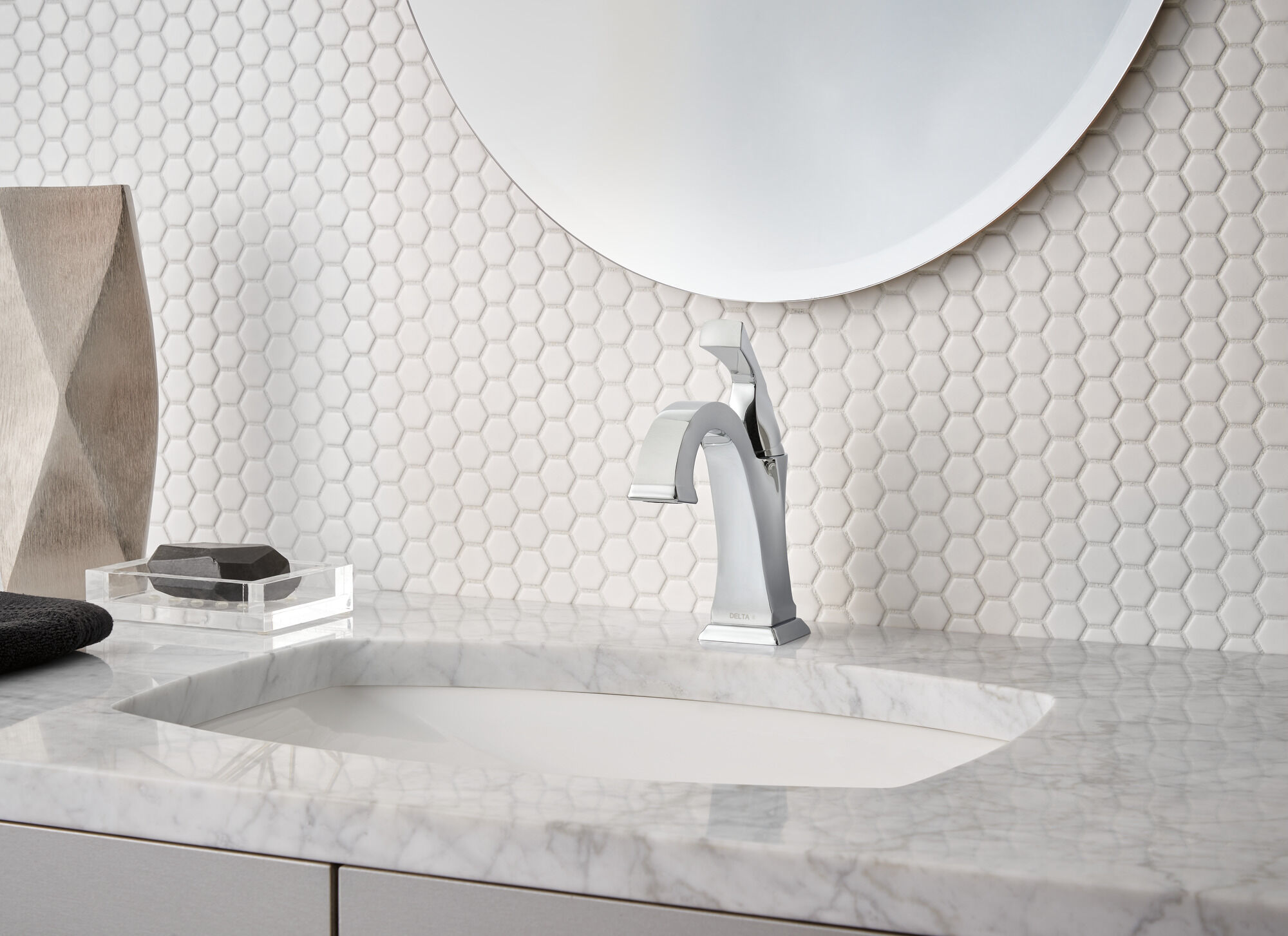 551-PT-DST Смеситель для ванной комнаты с одной ручкой Delta Faucet Dryden Выдержанный оловянный  - Вид №1