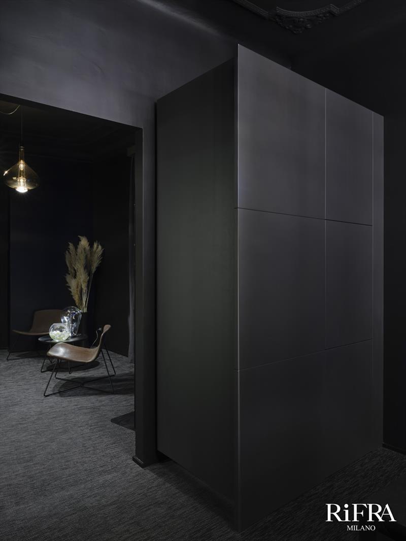 RIFRA Кухня с островом в черном бетоне и черном матовом лаке One sun-id-1423807 - Вид №6