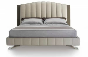 HUGUES CHEVALIER Кровать двуспальная в коже с высоким изголовьем Haussmann Lid 1452