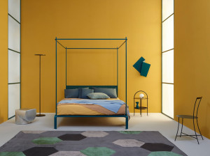 Двуспальная кровать из кованого железа с балдахином