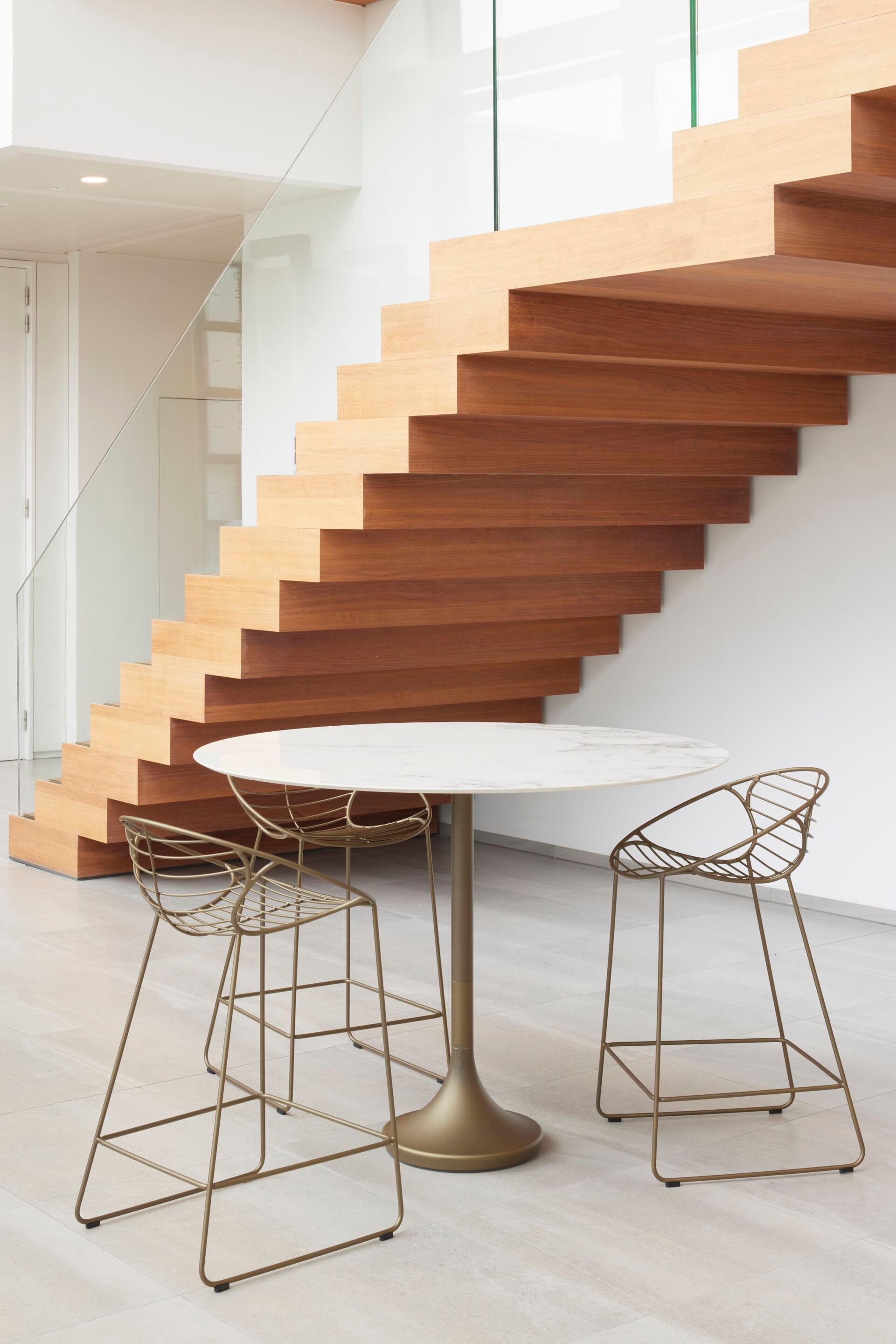 Высокий круглый стол в Xeramica Joli Central ARCH-00128280 - Вид №1