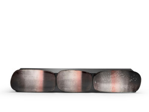 Низкий стеклянный шкаф для телевизора с распашными дверцами