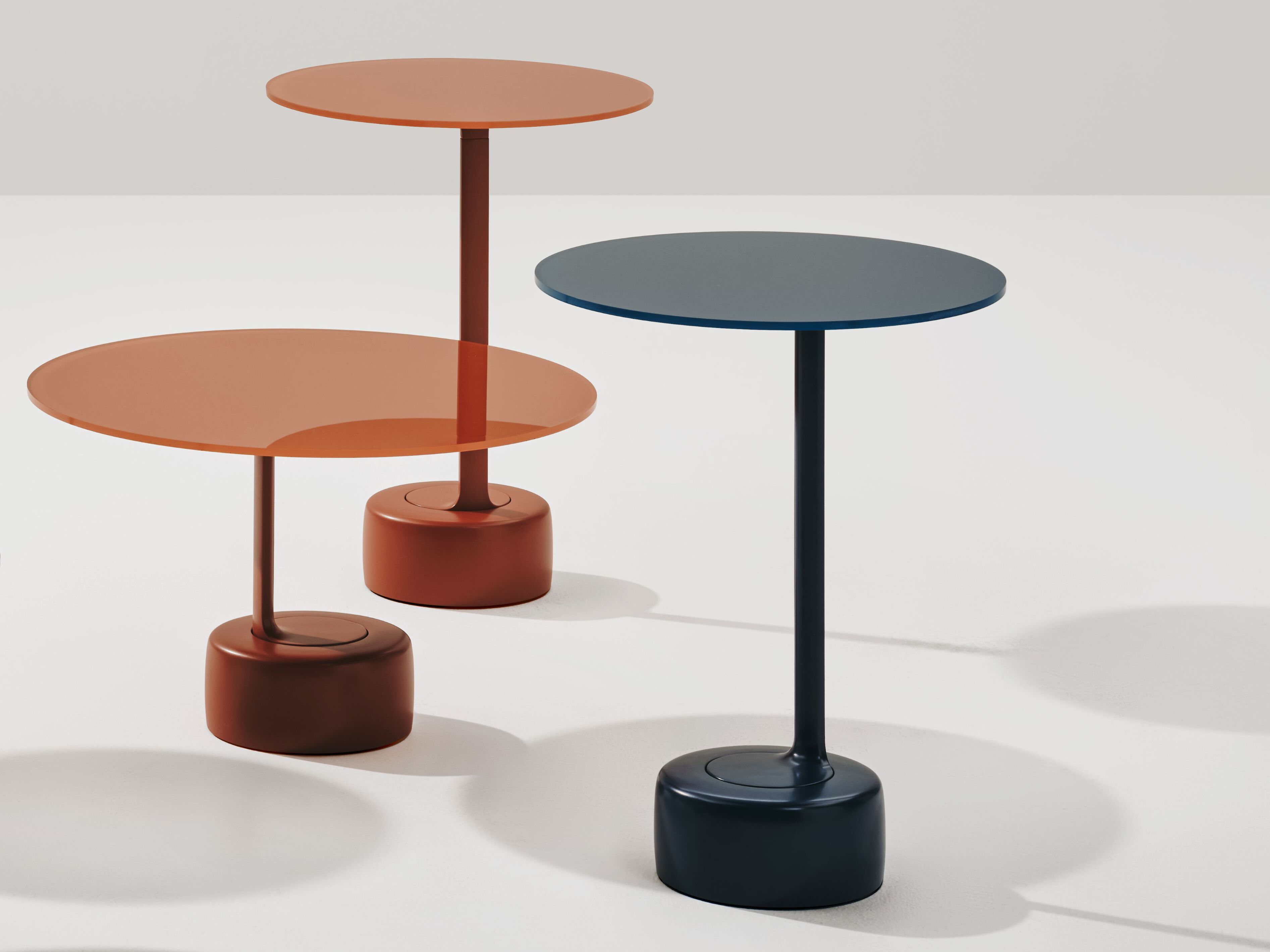 Круглый журнальный столик из закаленного стекла и металла Arper Oell ARCH-00105804