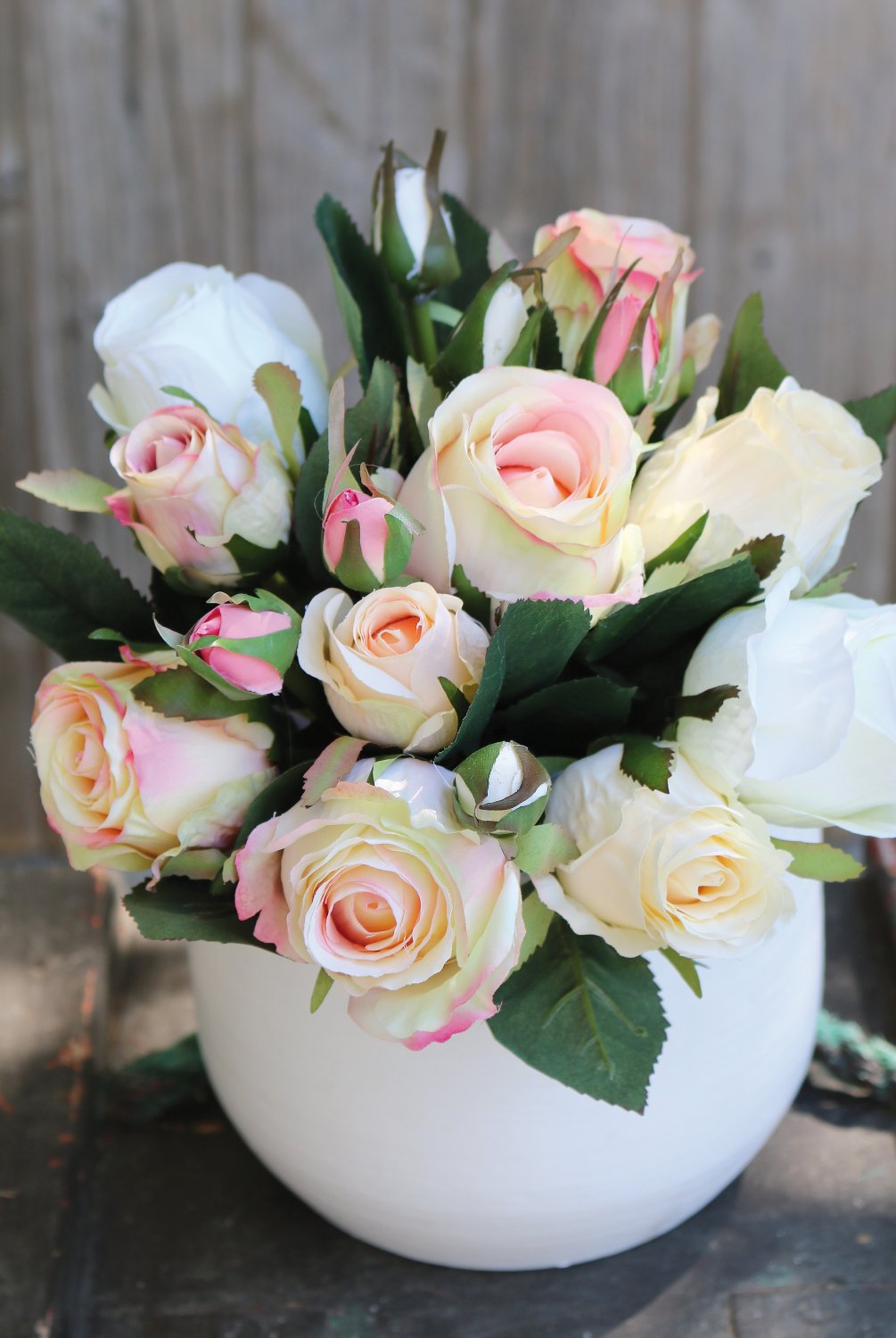 2613 705 a3 Искусственный букет из диких роз, 16-цветков, 28 см, бело-розовый H-andreas  - Вид №3