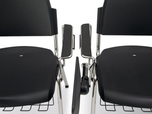 Мягкий штабелируемый стул с подлокотниками