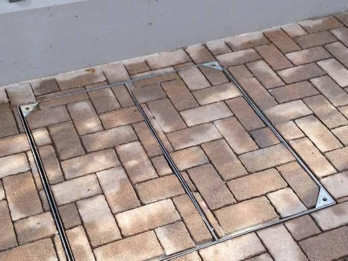 Крышка люка и решетка для гидросанитарной установки GRIDIRON KEY ARCH-00090679