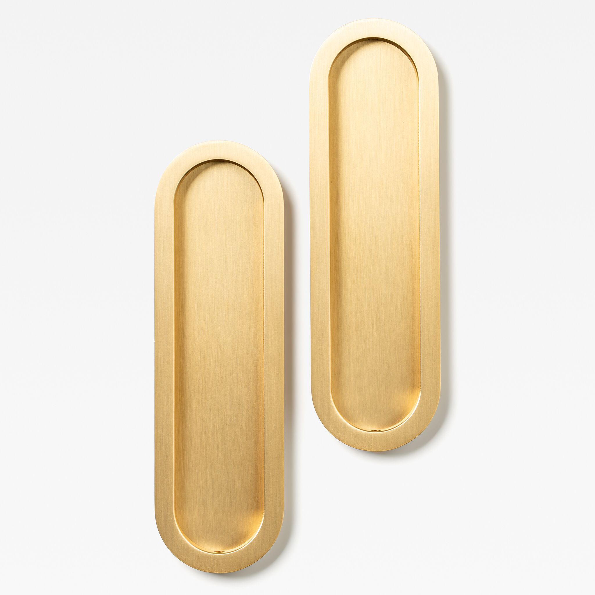 Латунная утопленная ручка Lo & Co Interiors Flush Pull ARCH-00072364 - Вид №7