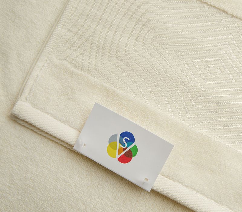 Комплект ручных полотенец из коллекции MAGNUM в молочном цвете. Представляем вашему вниманию универсальный комплект полотенец для рук, который можно использовать как в ванне, так и на кухне. Плотная, но нежная махра салфеток отлично впитывает и дарит комф Victoria Stenova 16114 - Вид №5