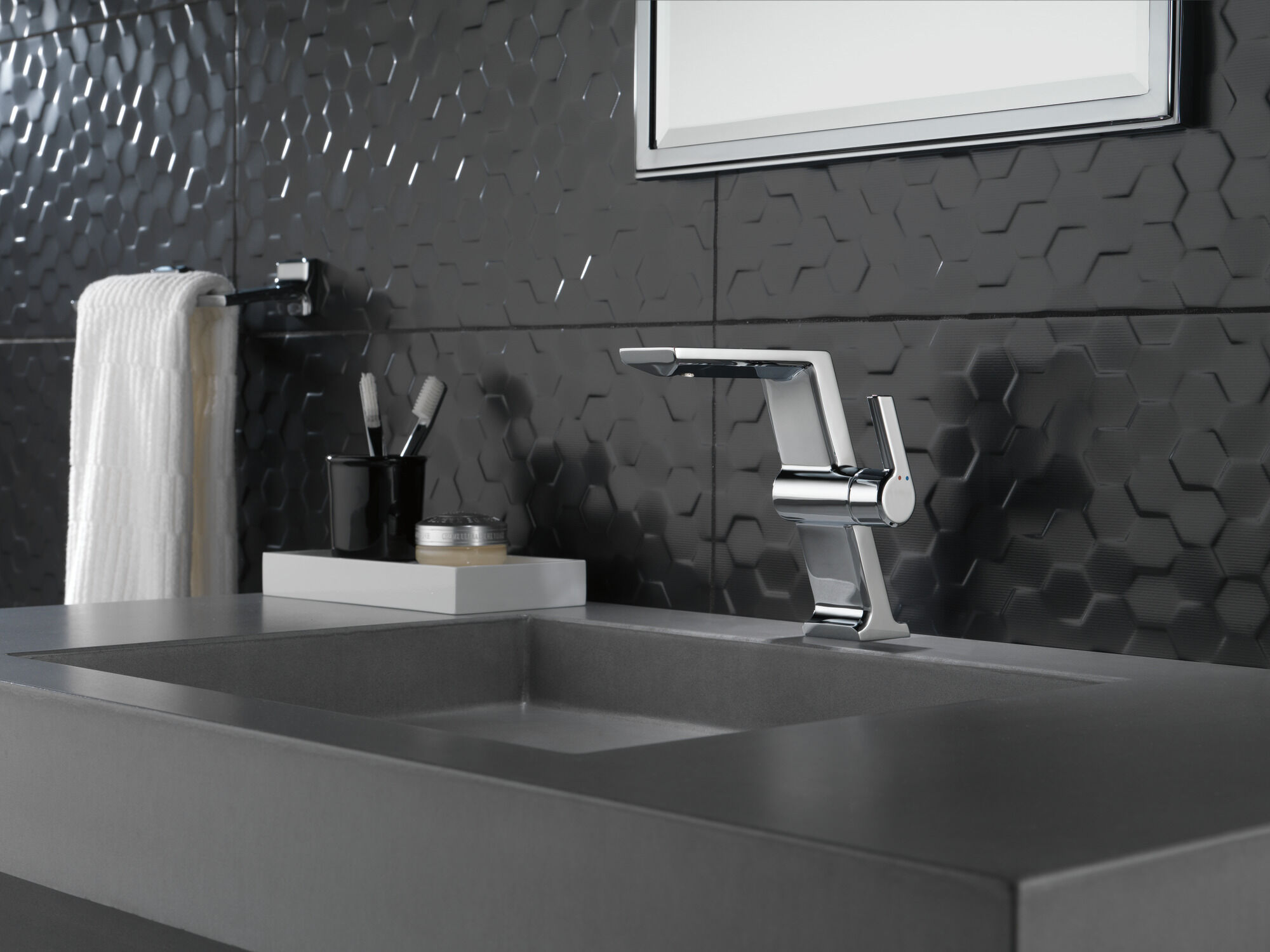 79908 8-дюймовый мини-полотенцесушитель Delta Faucet Pivotal Хром  - Вид №2