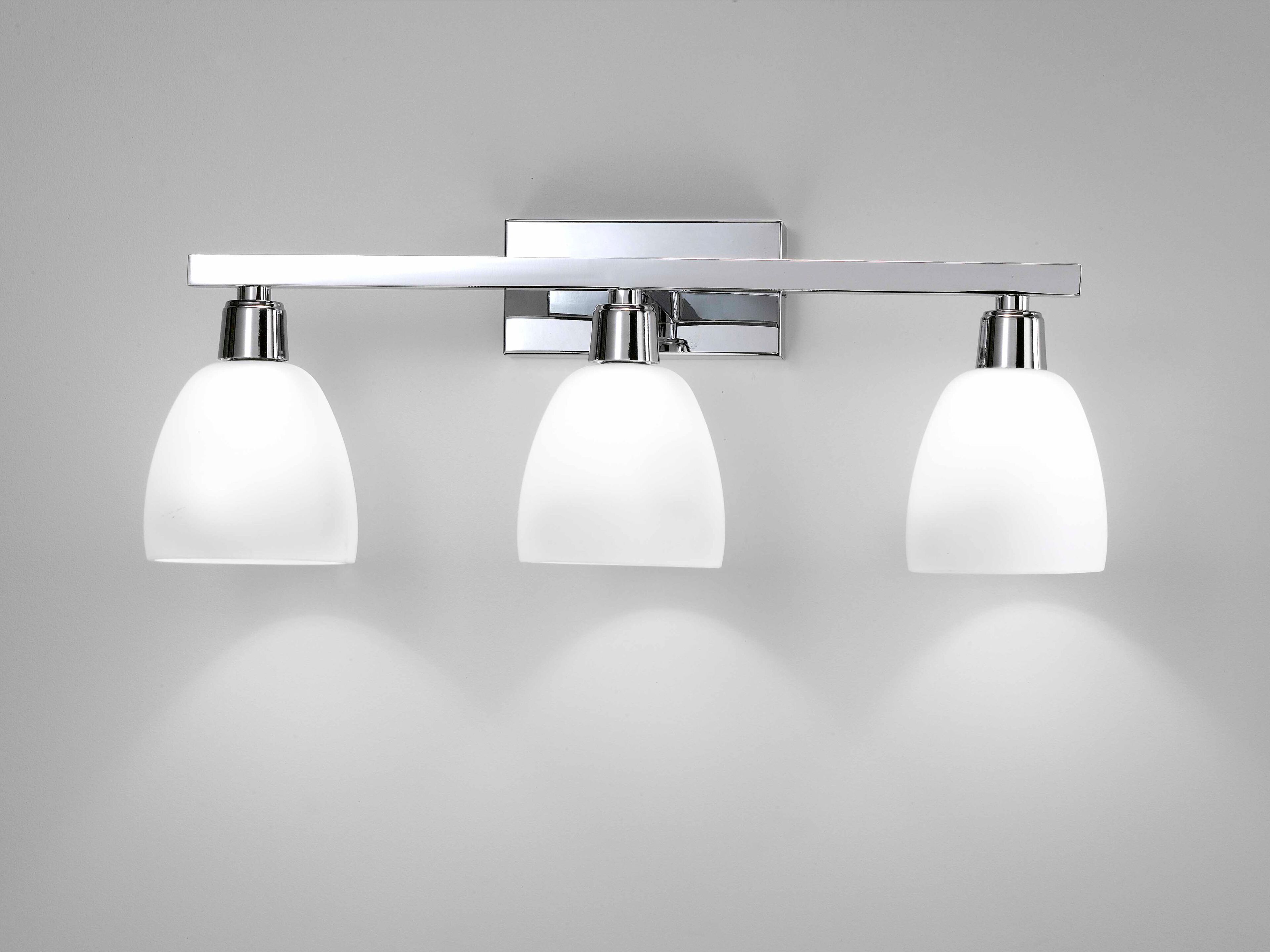 Настенный светильник из латуни и стекла Cremasco Illuminazione 7282/3AP ARCH-00153059 - Вид №1