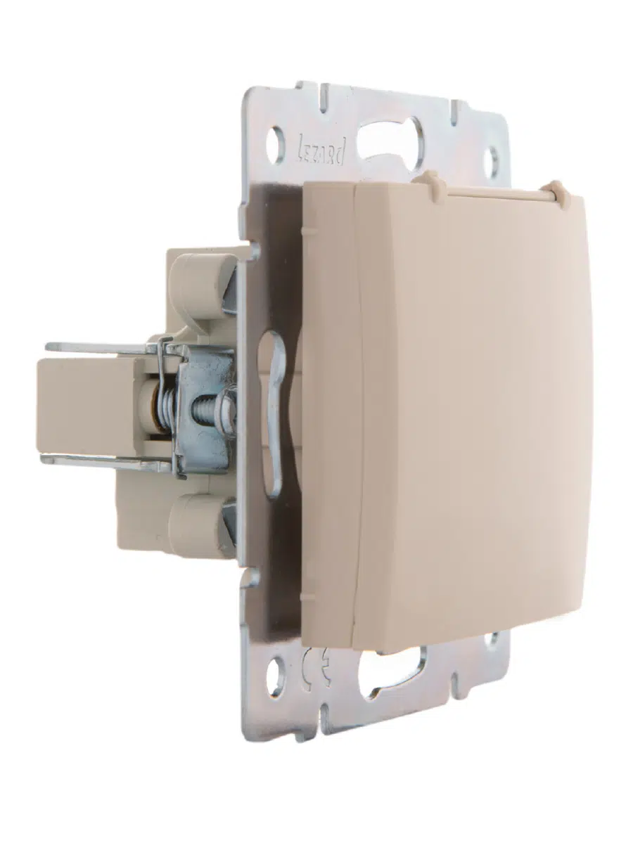 KARINA Розетка сз с крышкой кремовый LEZARD 707-0388-123В - Вид №3