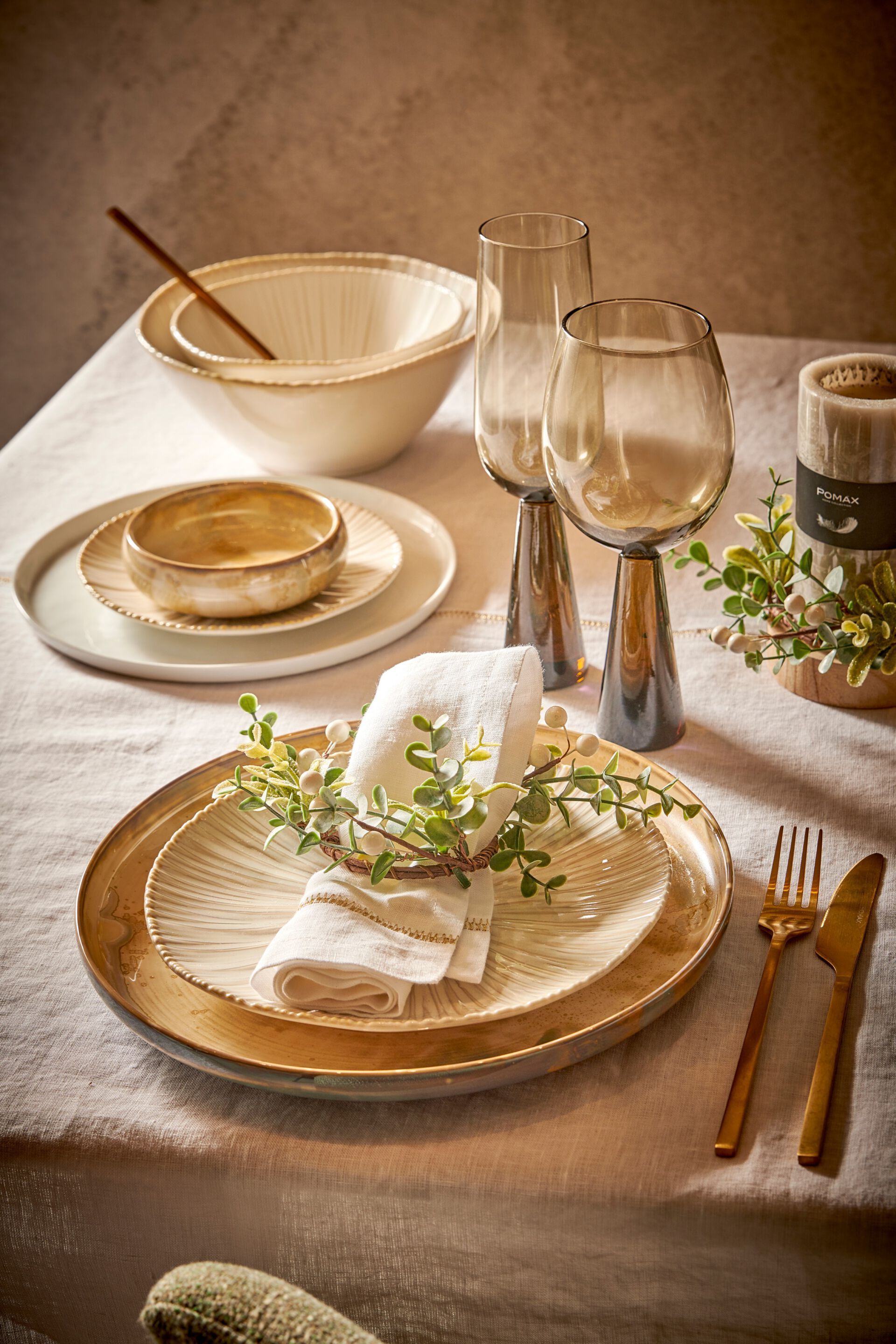 Круглая фарфоровая тарелка POMAX Mysa ARCH-00033388 - Вид №4