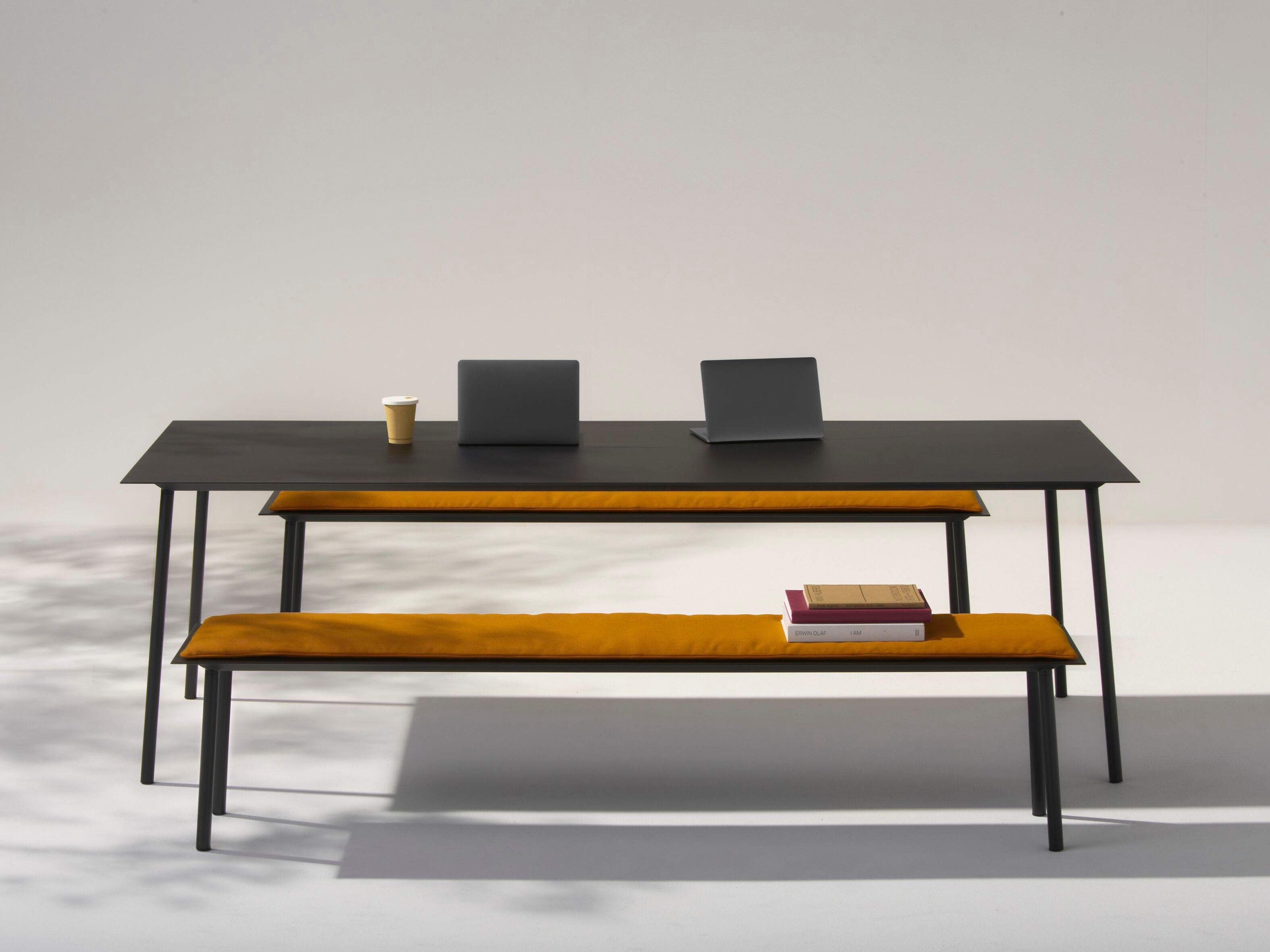 Металлическая садовая скамейка Arper Onemm ARCH-00095075