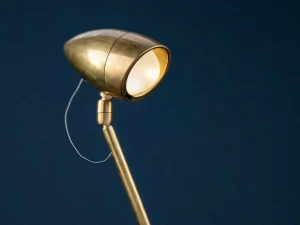 Catellani & Smith Светодиодный торшер из латуни Oggetti senza tempo