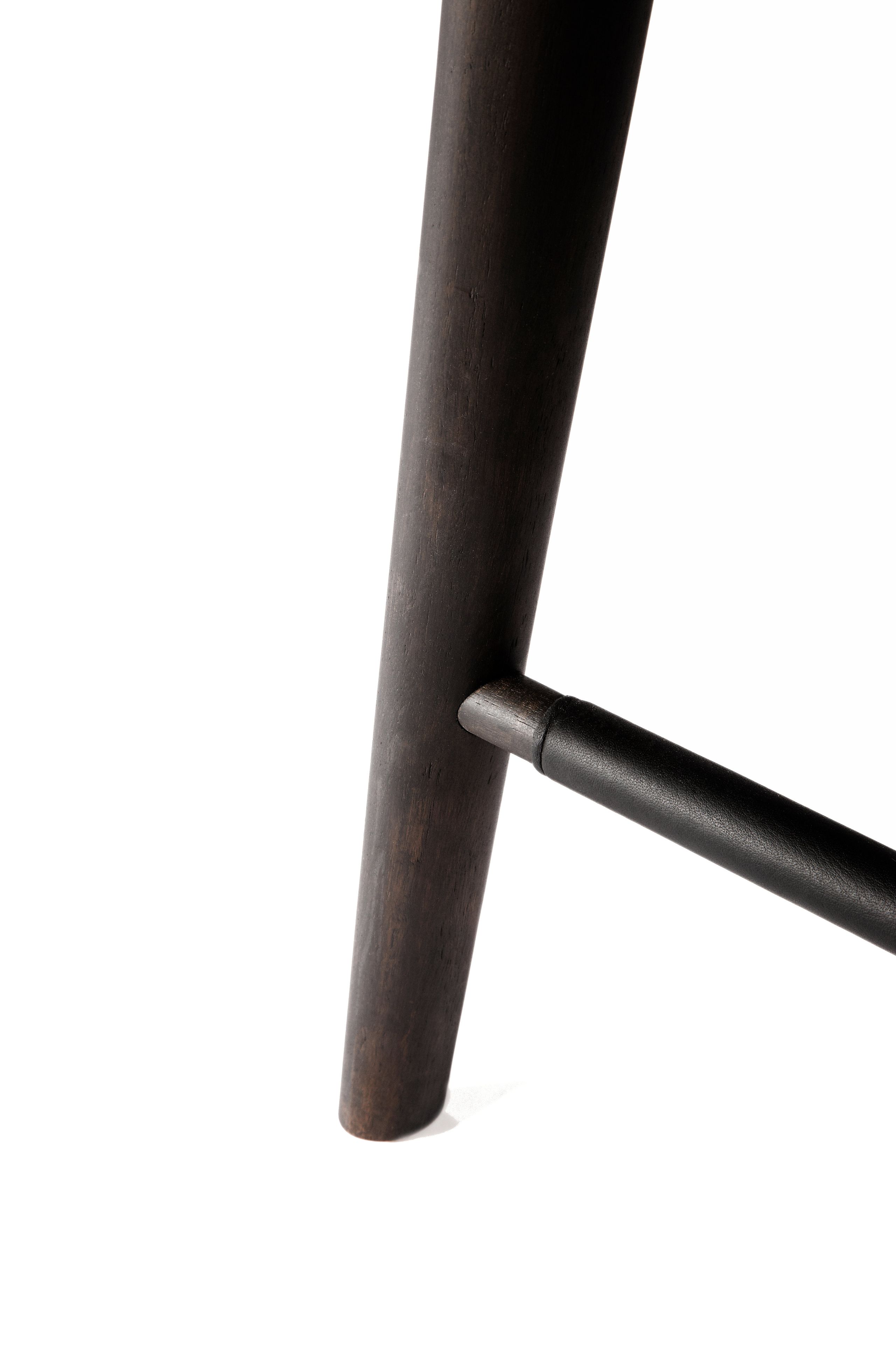 Табурет из массива дерева с подставкой для ног BassamFellows Трактор ARCH-00061645 - Вид №17