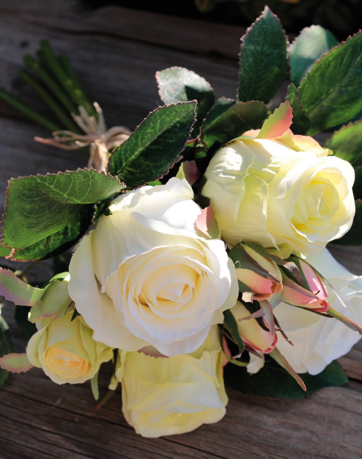 2607 788 a3 Искусственный букет роз, 7-цветков, 28 см, бежево-зеленый H-andreas  - Вид №5