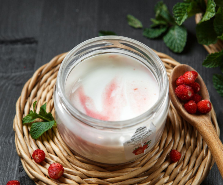 2023 Греческий йогурт "Клубника-земляника" 3,2% Вкусляндия  - Вид №1