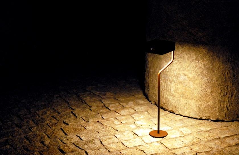 LYX Luminaires Напольный торшер на солнечных батареях из стали с эпоксидной краской sun-id-1354399 - Вид №1