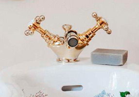 Gentry Home Смеситель для раковины мостик на 2 отверстия 200мм Mayfair Хром GH102226 - Вид №1