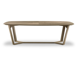 Деревянный прямоугольный стол