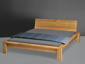 Двуспальная кровать из массива дерева