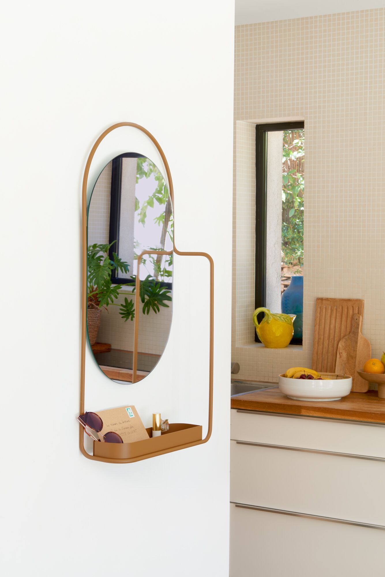 Настенное алюминиевое зеркало с полкой Fermob Itac ARCH-00067075 - Вид №2