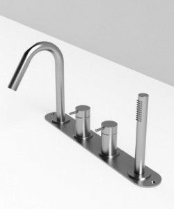 Rexa Design Группа ванн на 4 отверстия с тарелкой, переключателем на 2 стороны и изливом REXA-ST207