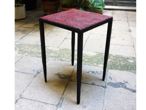 Стальной квадратный журнальный столик