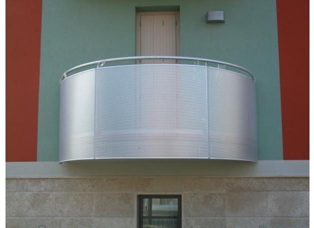 ALUSCALAE Балюстрада с одностворчатой ​​стойкой и алюминиевой панелью sun-id-1434988 - Вид №5