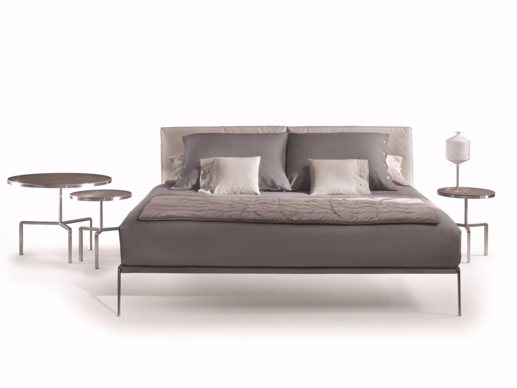 Кожаная двуспальная кровать с мягким изголовьем Flexform Lifesteel ARCH-00108359 - Вид №1