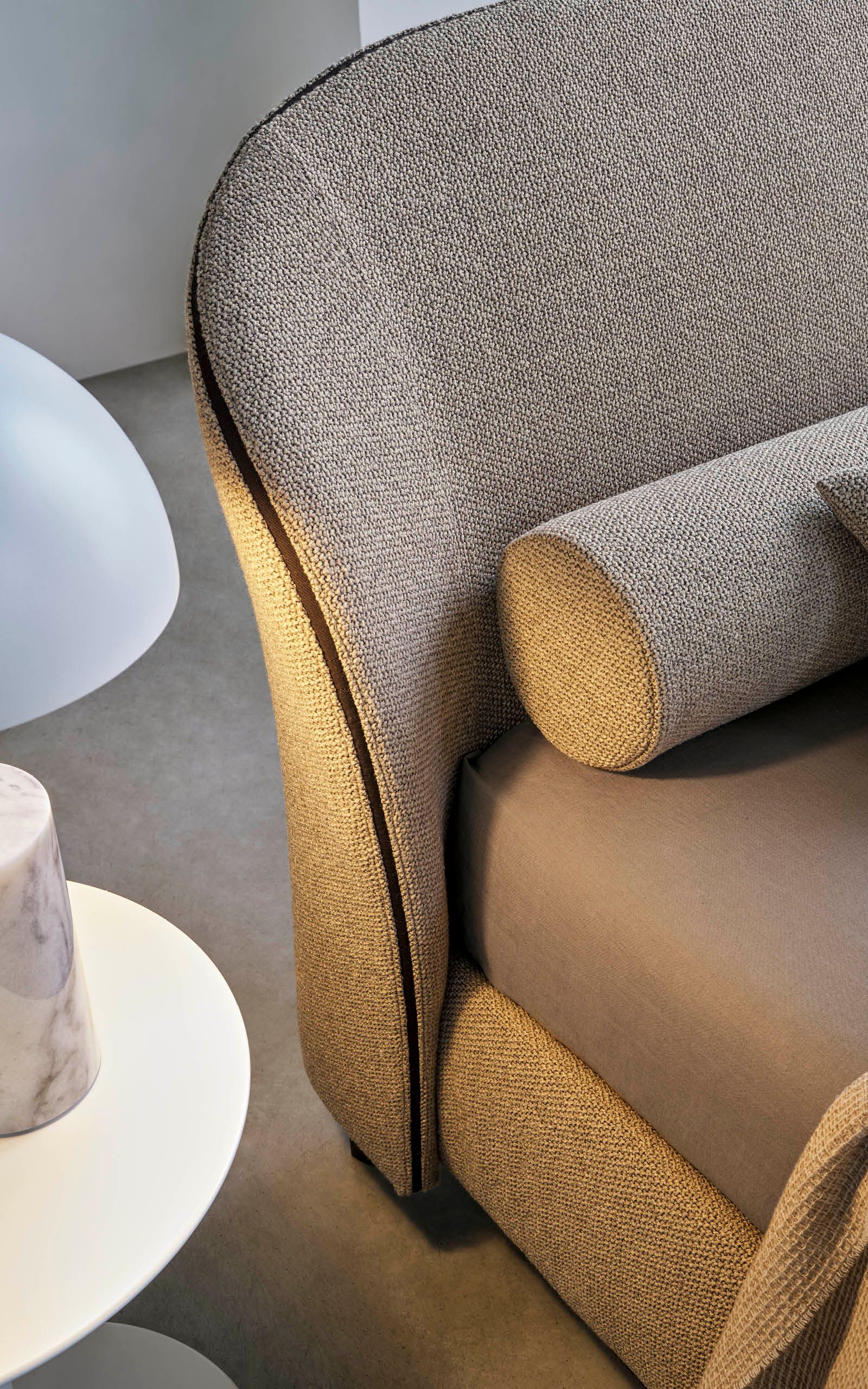 Двуспальная кровать с мягким изголовьем Twils Carnaby ARCH-00028590 - Вид №16