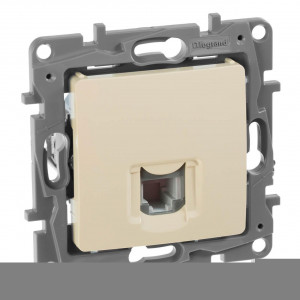 Розетка телефонная RJ11 Legrand Etika слоновая кость 672340