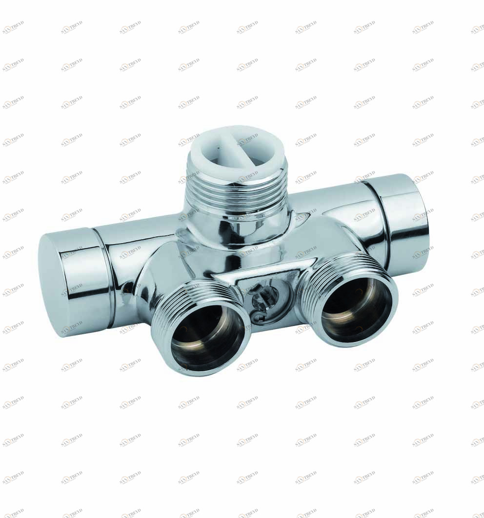 Carlo Poletti V87110RTKM Клапан одно/двухтрубный с бай-пасс и держателем, цетральное подключение. Версия углом с подключением медной или пластиковой трубы. Межосевое расстояние 40 мм. Клапан, совместимый с системой ТКМ 