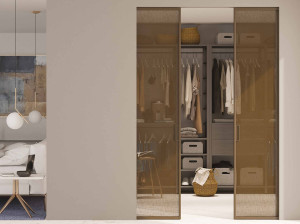 Стеклянная стена заподлицо двери