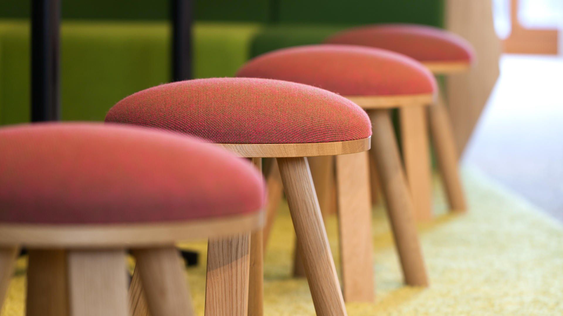 Деревянный низкий мягкий стул BuzziSpace BuzziMilk ARCH-00065698 - Вид №12