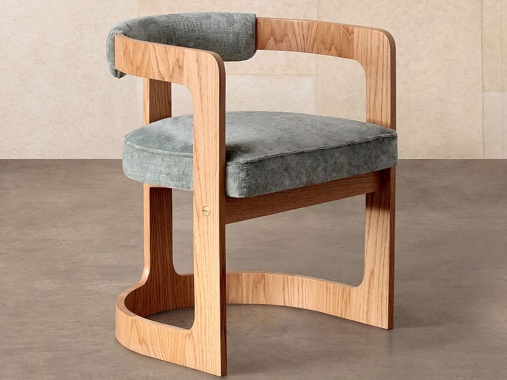 Мягкий тканевый стул с подлокотниками Kelly Wearstler ZUMA ARCH-00125172