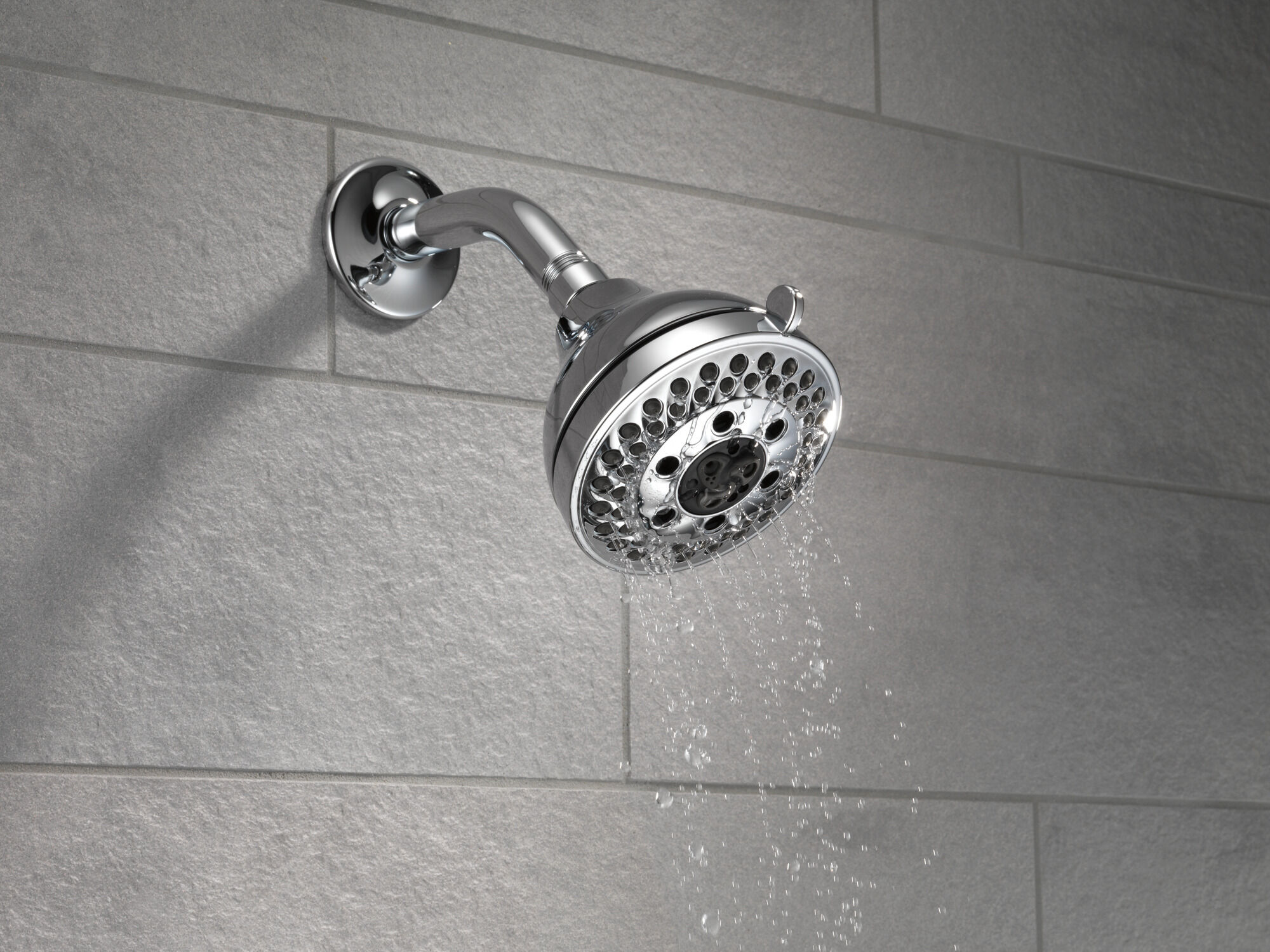 52637-CZ18-PK H2Okinetic® 5-регулировочная душевая лейка Delta Faucet Universal Showering Шампанское бронза  - Вид №1