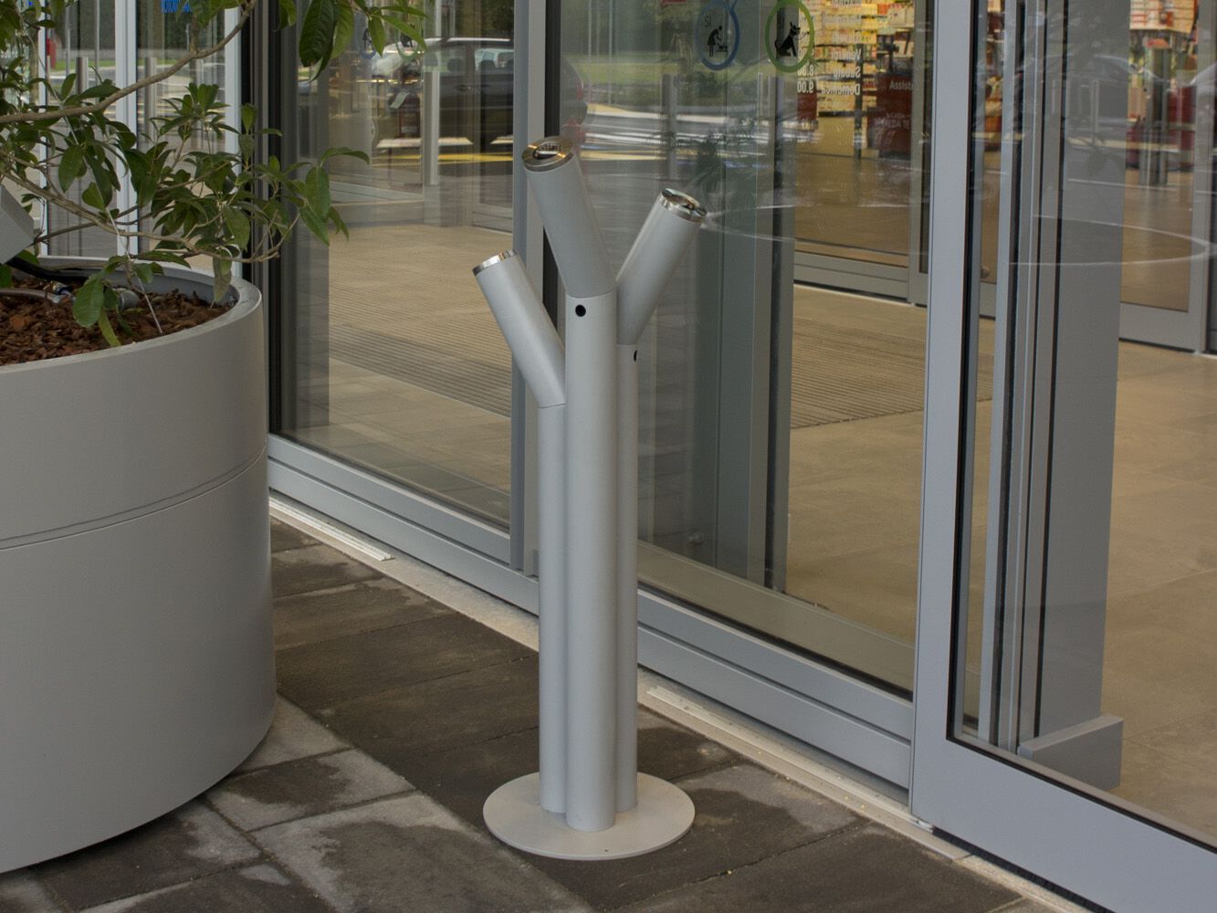 Окрашенная металлическая пепельница для общественных мест Fi.Ma PENCA ARCH-00081485 - Вид №1