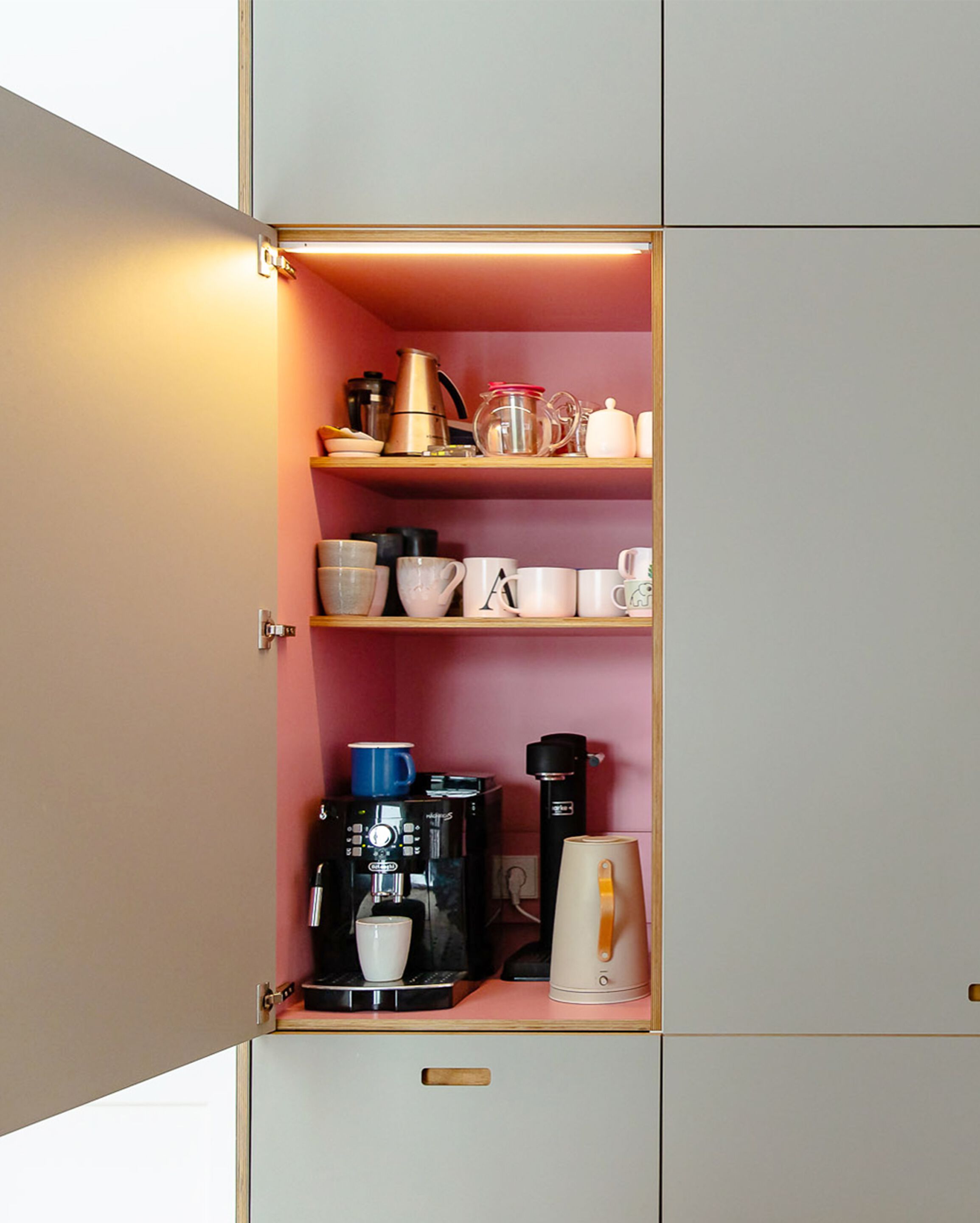 Линейная линолеумная секционная кухня с островом Neuvermoebelt SMART LINE KITCHEN SYSTEMS ARCH-00145035 - Вид №3